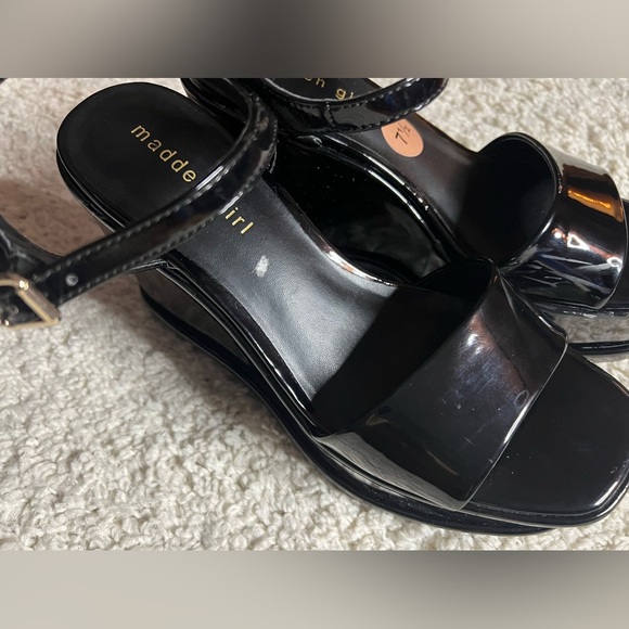 Madden Girl Size 7.5 Black Wedge Sandals NWT - Picture 5 of 10
